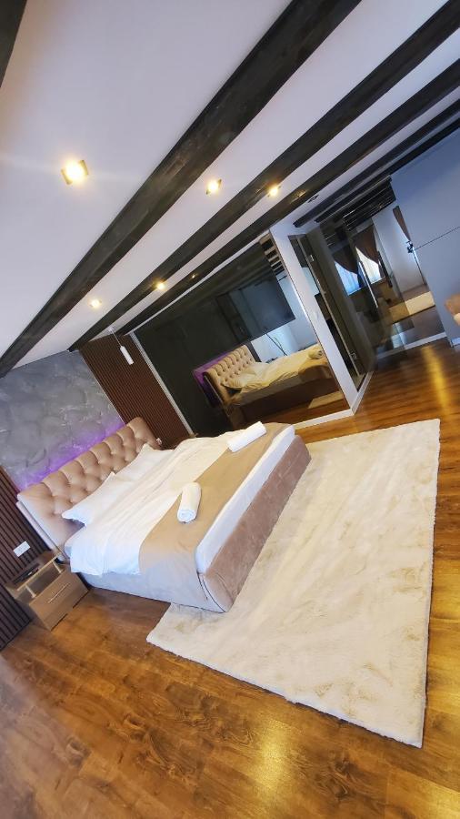 Flux Studios Apart 2 Oradea Εξωτερικό φωτογραφία